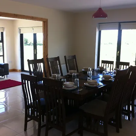 Castleview 1 - 5 Bedroom House * Kilmore Quay